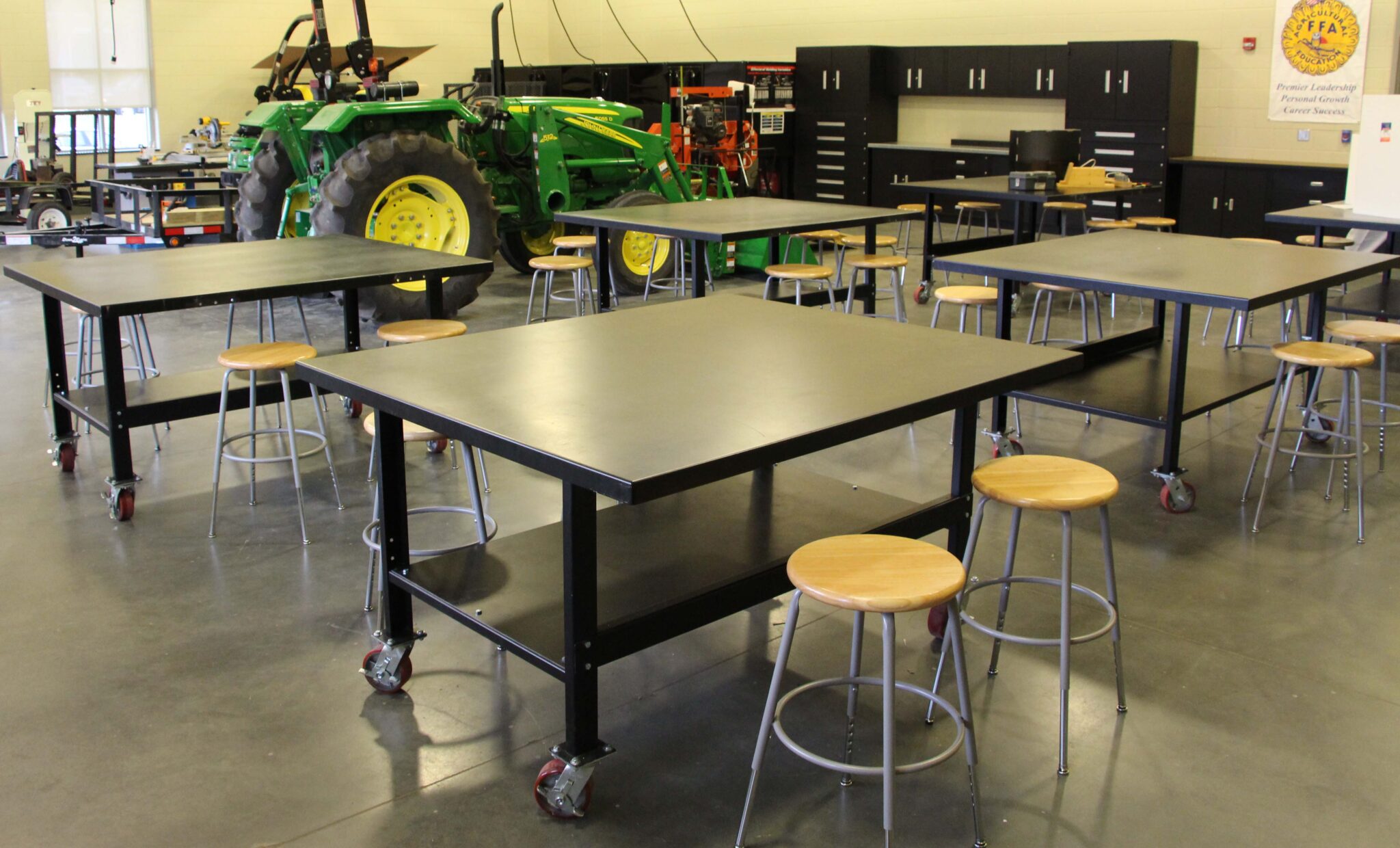CBL-5464-0 WORKBENCH | Workspaces & Storage